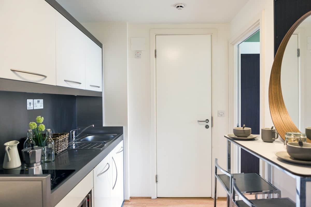 Spitalfields Residence - 2 Bed Apartment Mid Level Premium View